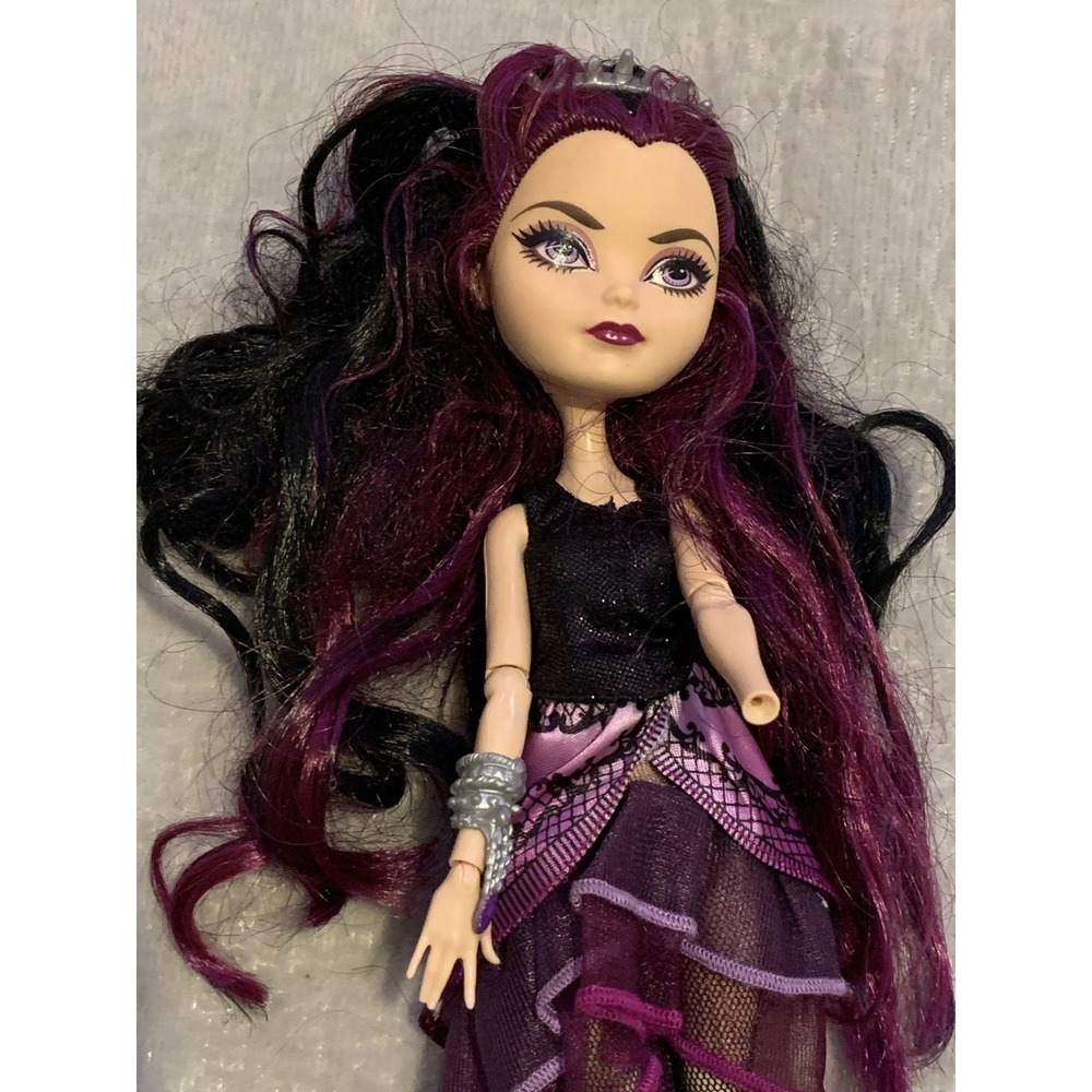 Ever After High Mattel First Chapter Raven Queen Doll Original Outfit HTF